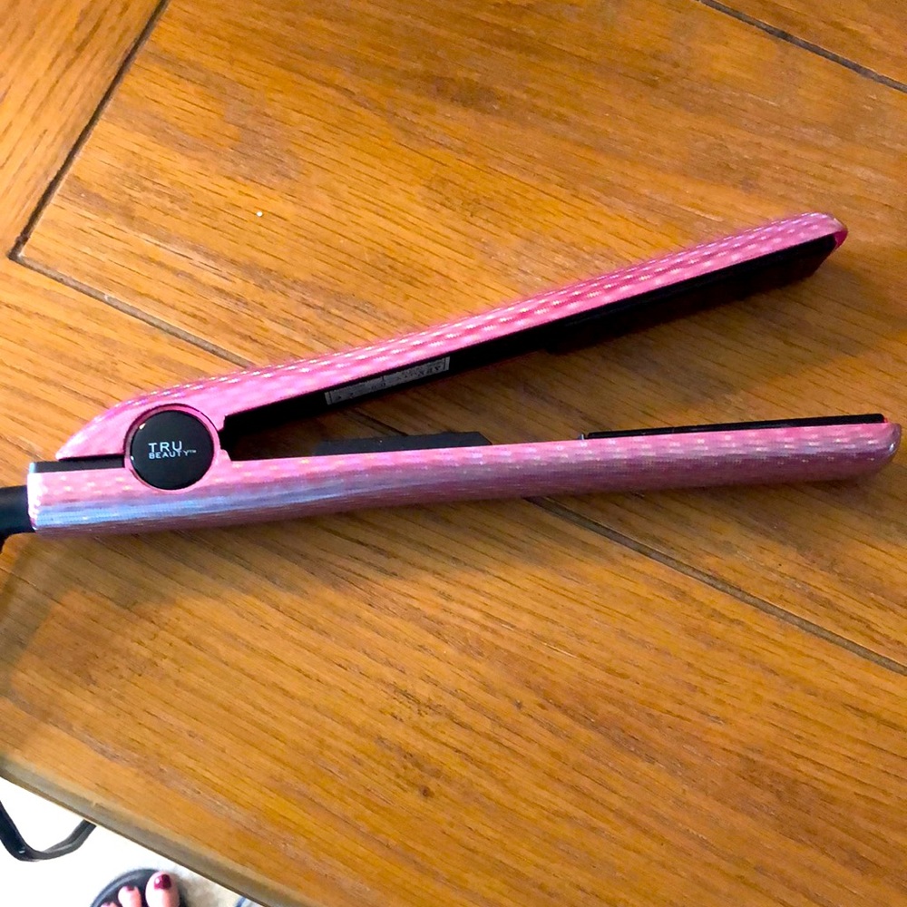 Trubeauty ceramic hair straightener 1”